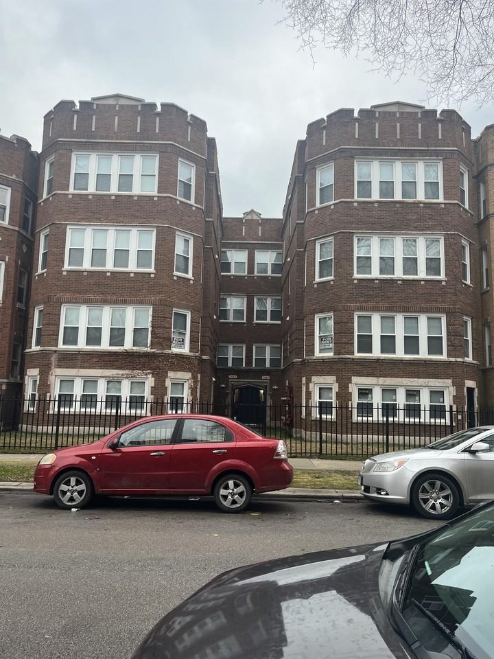 Essex 78 - Photo 2 of 9