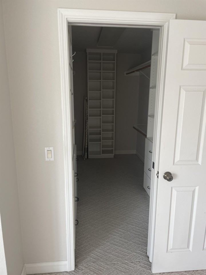 810 Erie Ave - Photo 4 of 11