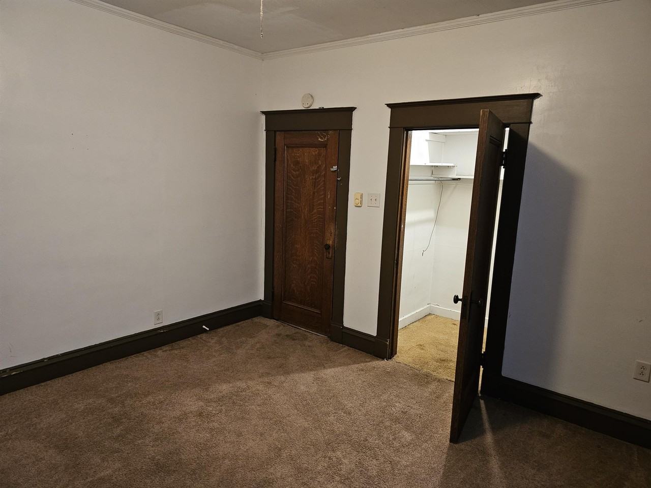 401 Wheeling Avenue - Photo 7 of 11