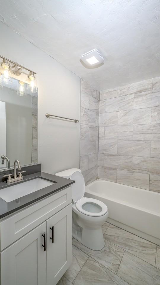 1533 South Bronough Street - Photo 2 of 19