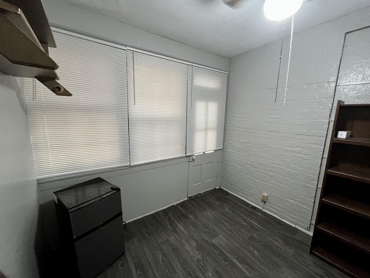 325 N Barron St (HHELLC) - Photo 3 of 13