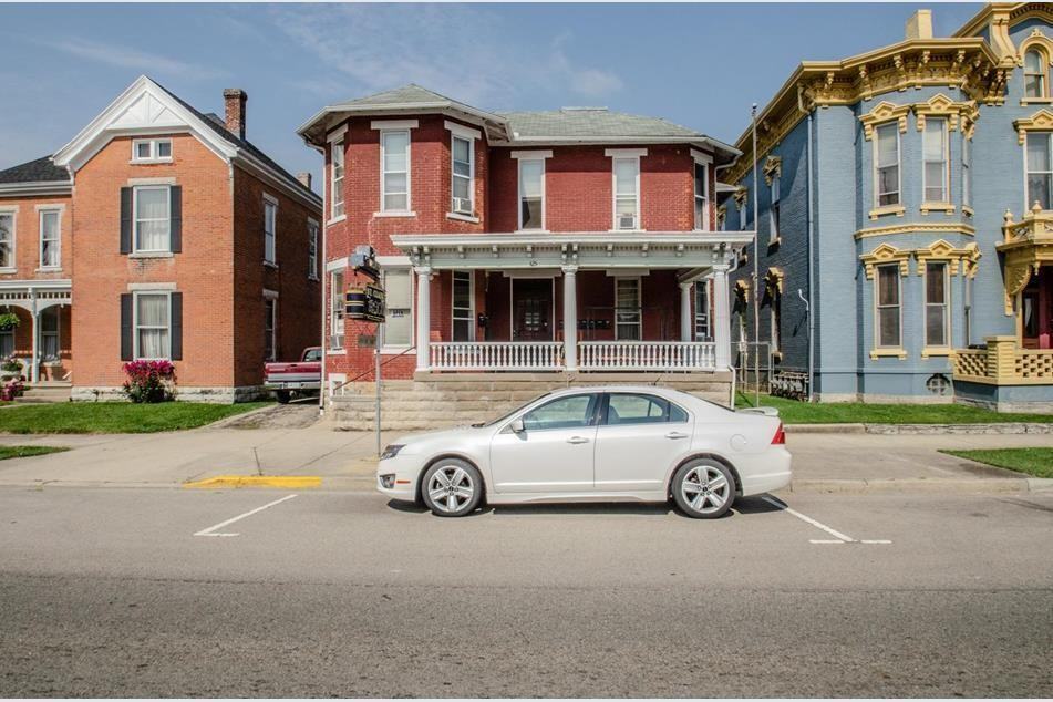 325 N Barron St (HHELLC) - Photo 4 of 13