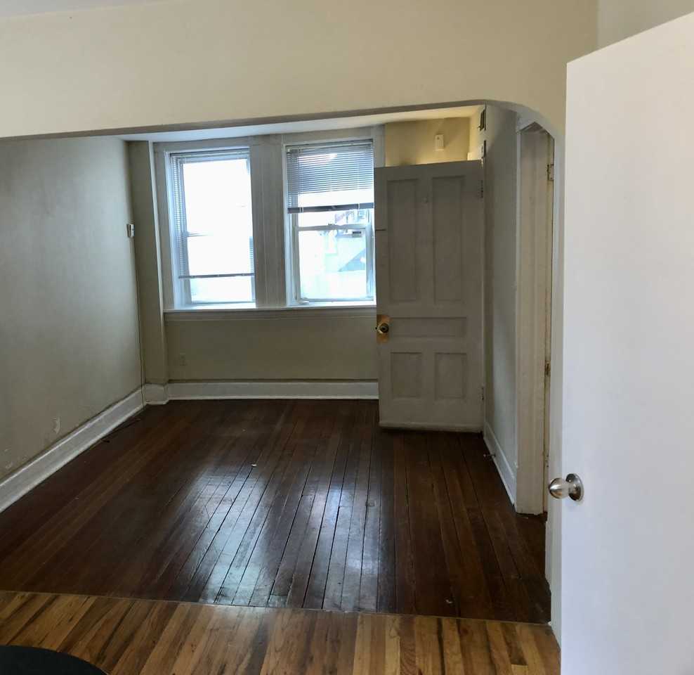 2347 West Charleston Street - Photo 2 of 10