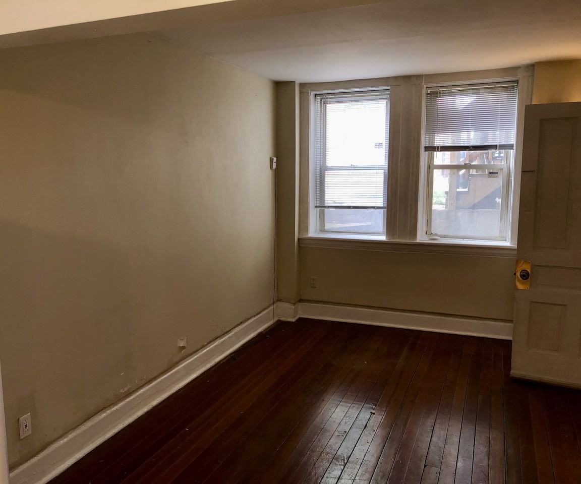 2347 West Charleston Street - Photo 3 of 10