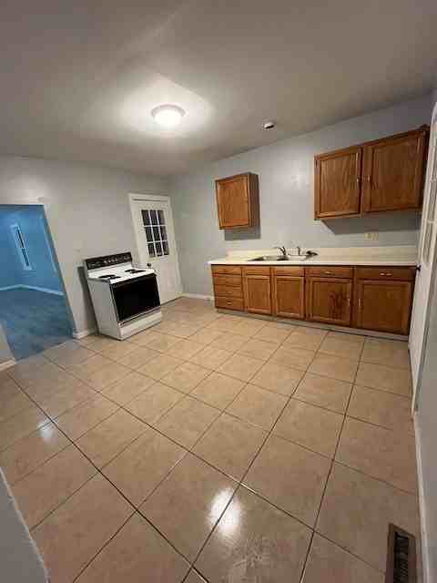 169 Nottingham Street - Photo 2 of 8