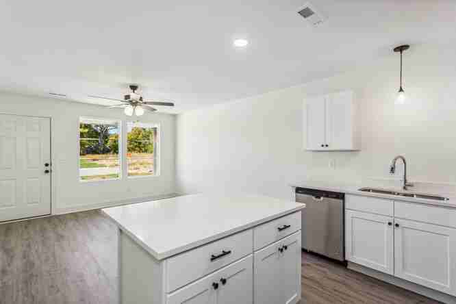 186 Tomahawk - Photo 3 of 9