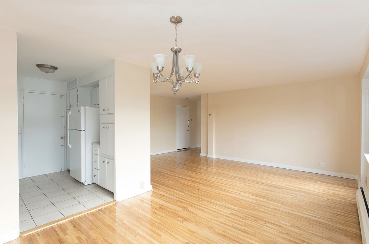 5725 Chemin de la Côte Saint Luc #312 - Photo 3 of 11