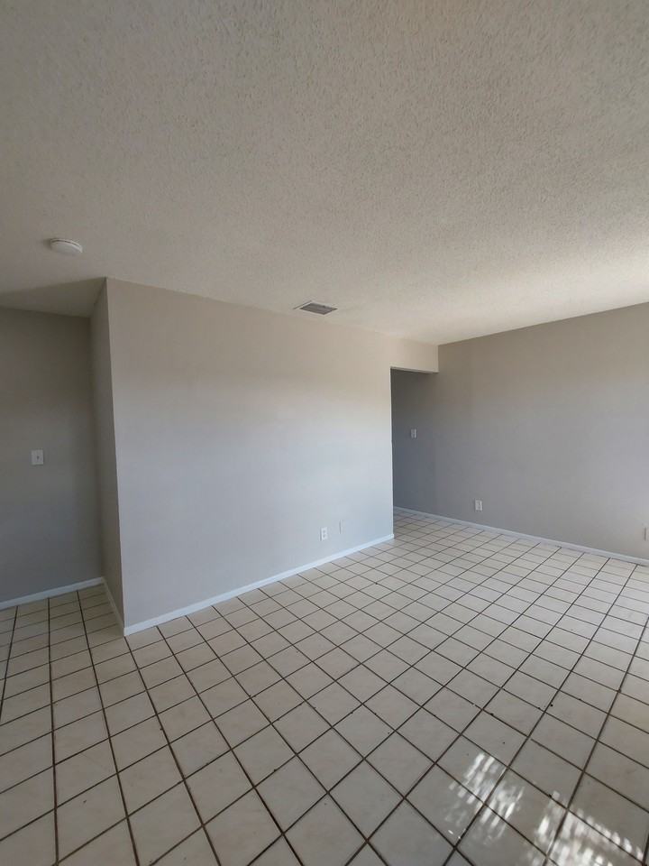5552 5554 8Th Ave #5554 - Photo 4 of 11