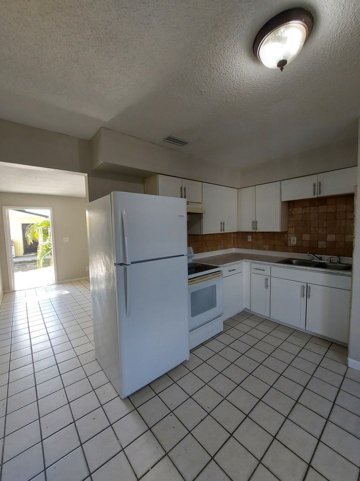 5552 5554 8Th Ave #5554 - Photo 5 of 11