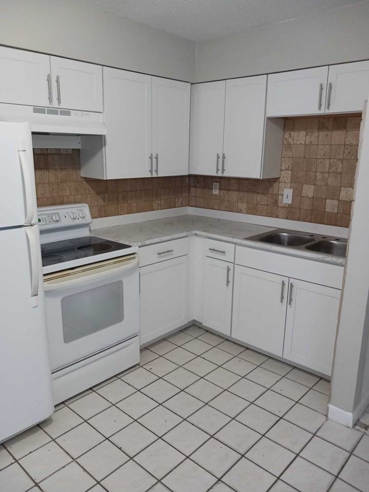 5552 5554 8Th Ave #5554 - Photo 6 of 11