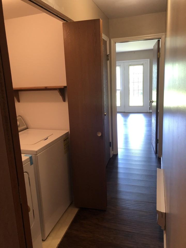 124 Pickwick Pl #1 - Photo 6 of 13