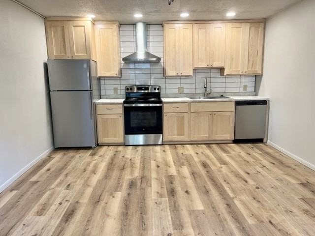 215 N Pinckney St #215-2