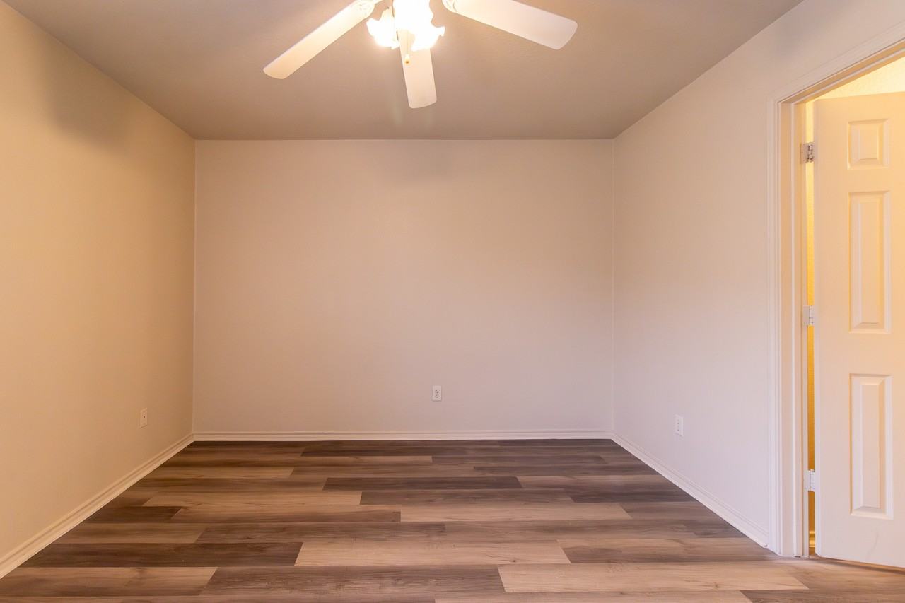 3409 - Photo 2 of 10