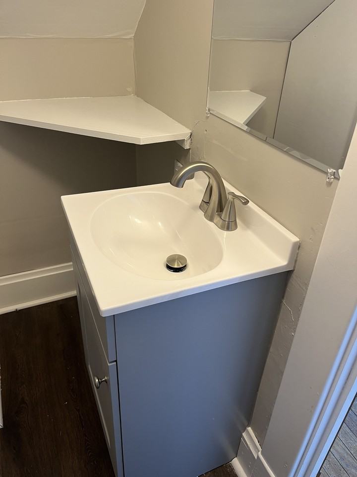 136 Westminster Ave #2 - Photo 4 of 26