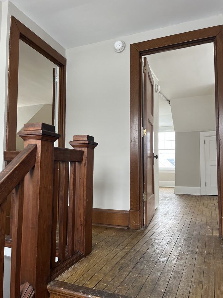 136 Westminster Ave #2 - Photo 6 of 26