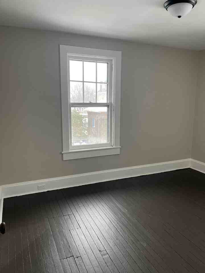 136 Westminster Ave #2 - Photo 6 of 26