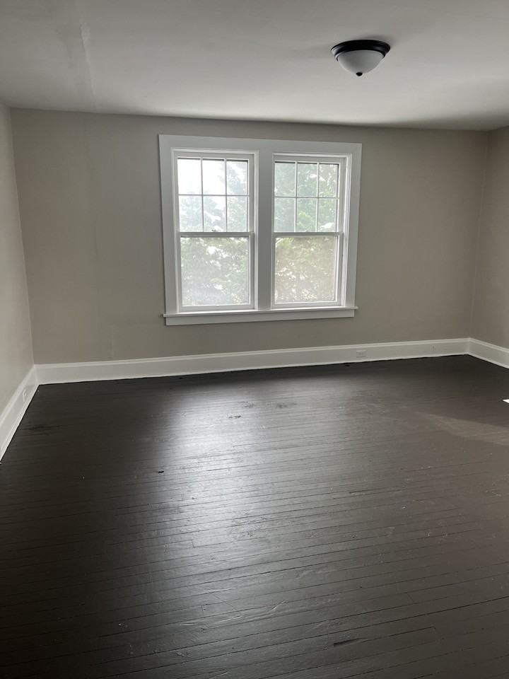 136 Westminster Ave #2 - Photo 3 of 26