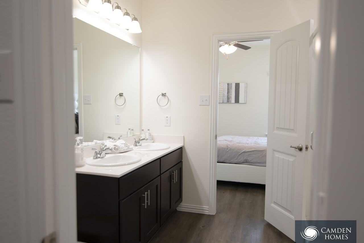 10222 Spearmint Ln - Photo 3 of 7