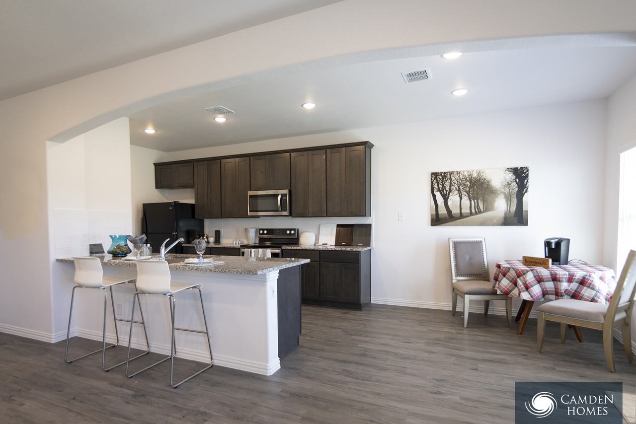 2126 Cole St - Photo 3 of 7