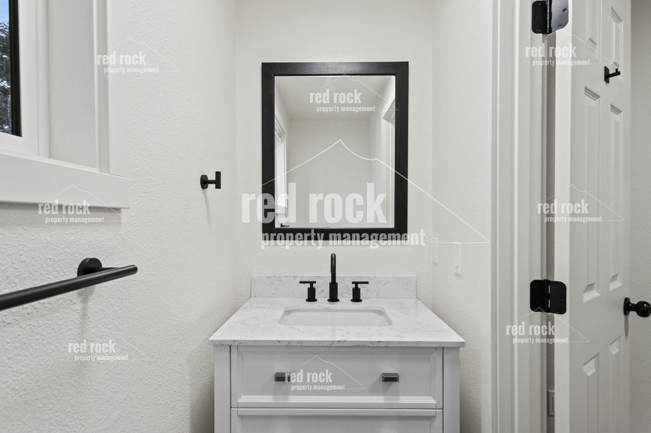 4207 N Abbey Rd #3 - Photo 7 of 17