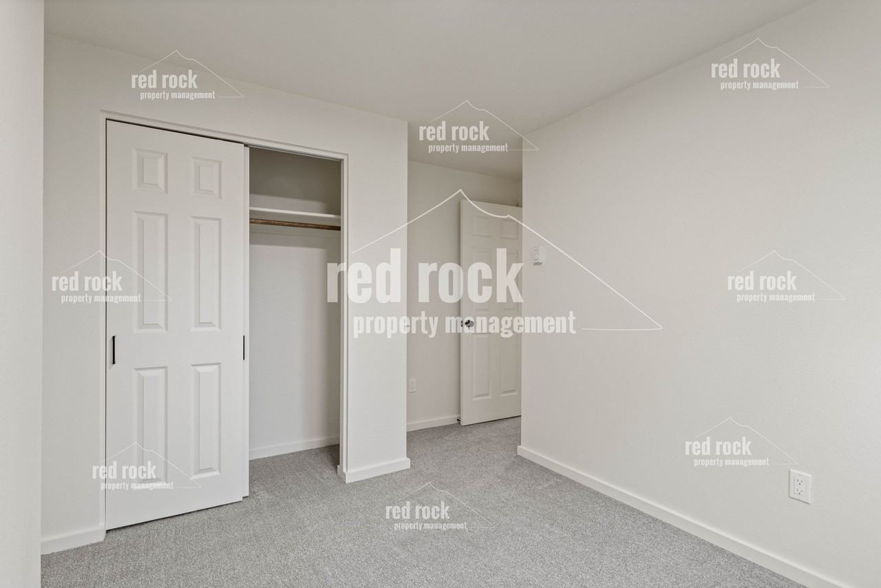 4207 N Abbey Rd #3 - Photo 5 of 17