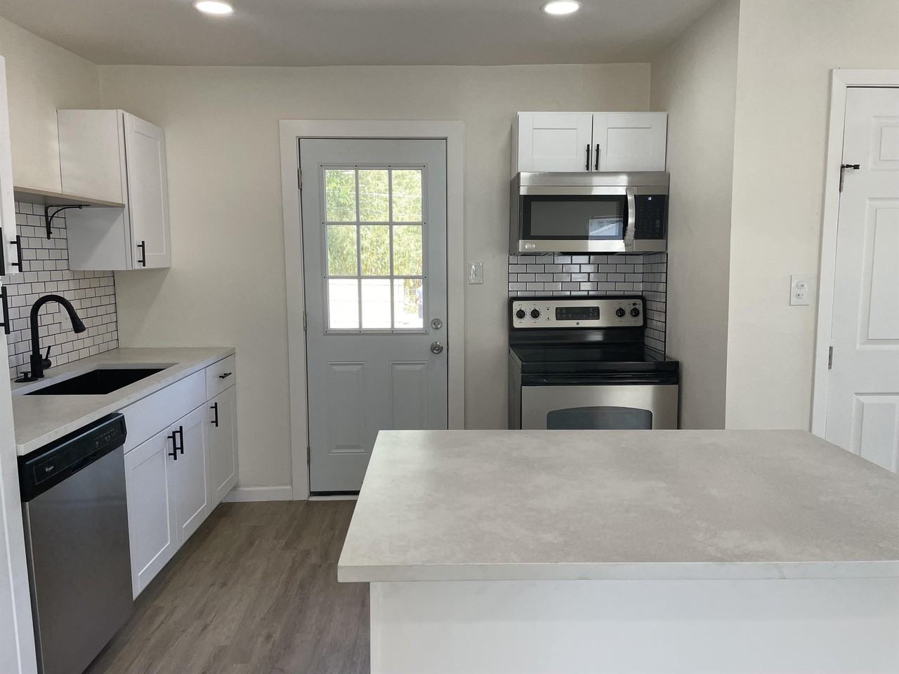 10317 Andover Dr - Photo 5 of 16