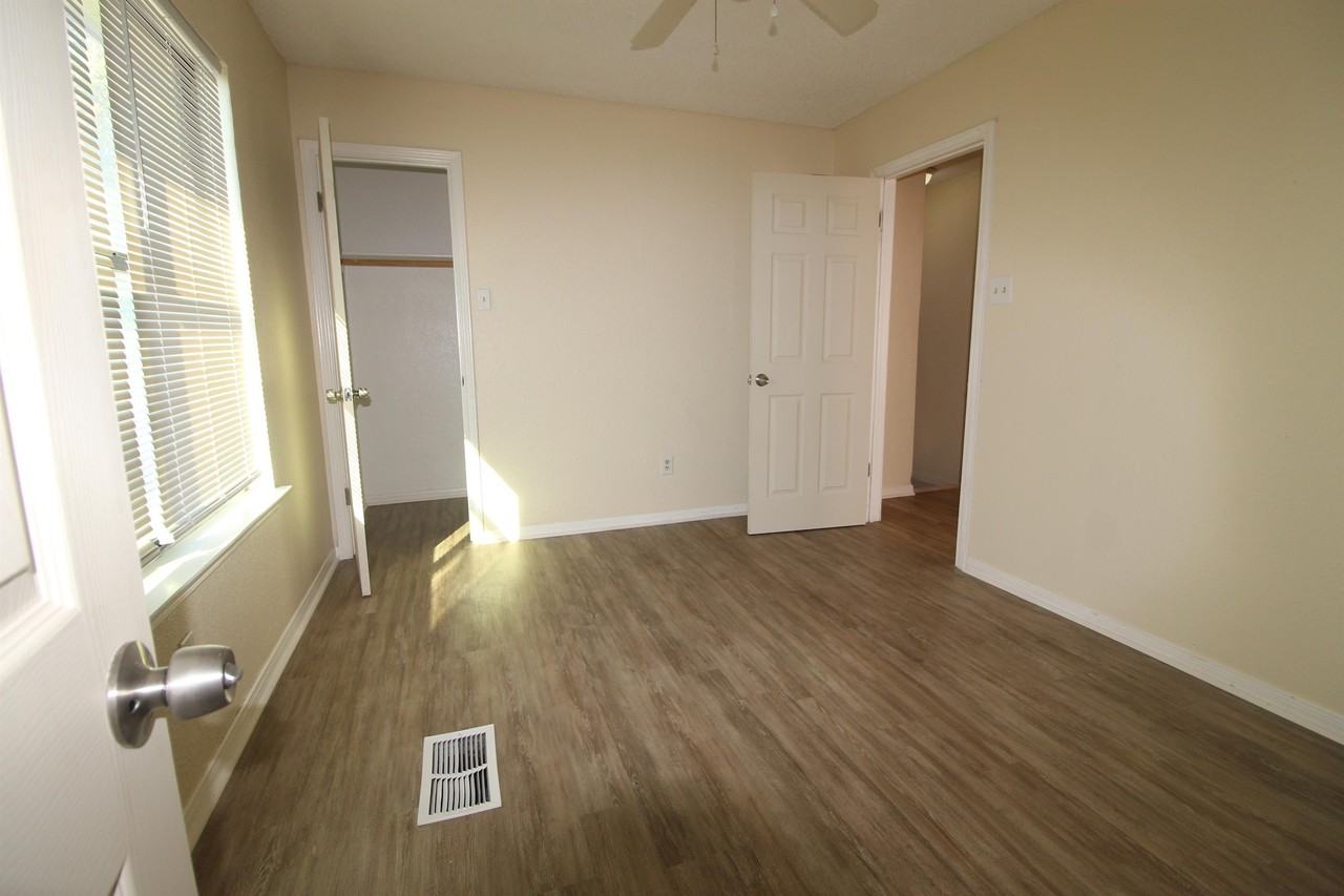 4804 Rainbow Cir #C - Photo 4 of 17