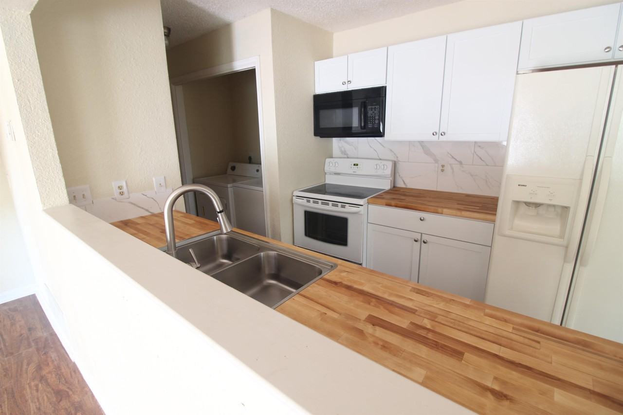 4804 Rainbow Cir #C - Photo 3 of 17