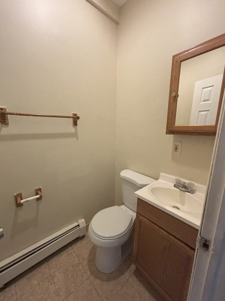 256 Ontario St - Photo 6 of 17