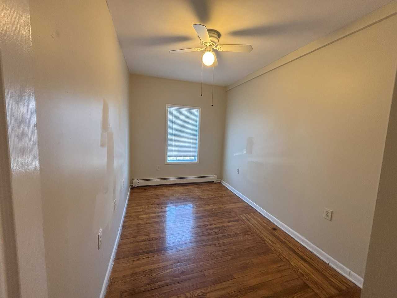 256 Ontario St - Photo 7 of 17