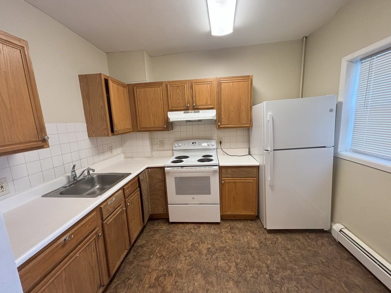 256 Ontario St - Photo 2 of 17