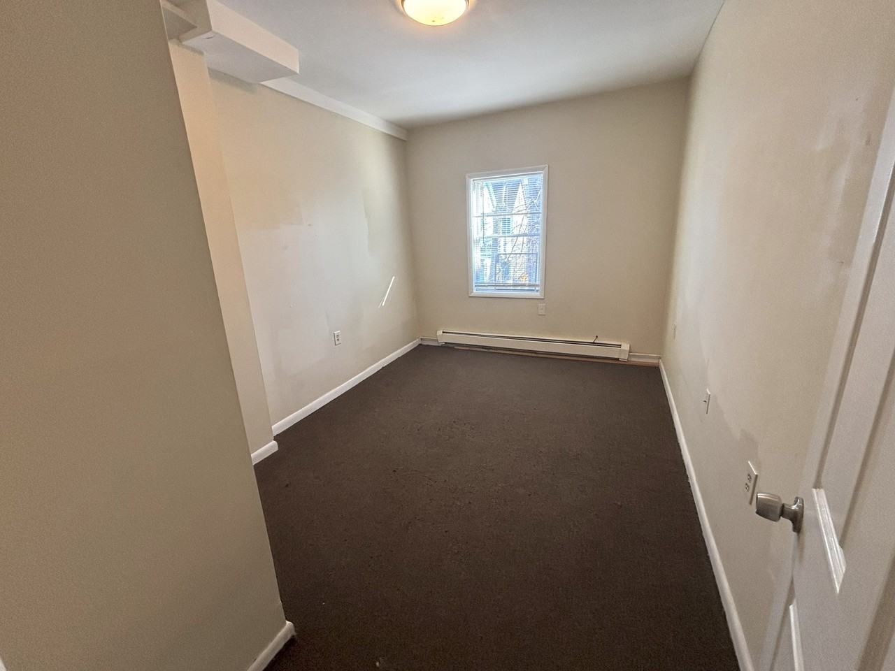 256 Ontario St - Photo 6 of 17