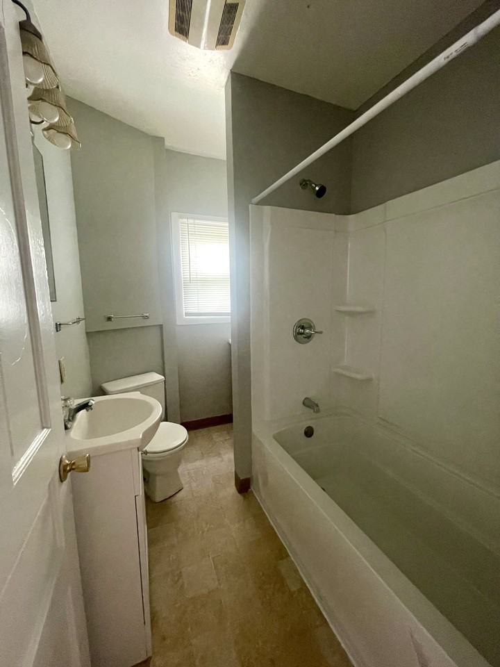 22 Frank St - Photo 2 of 7