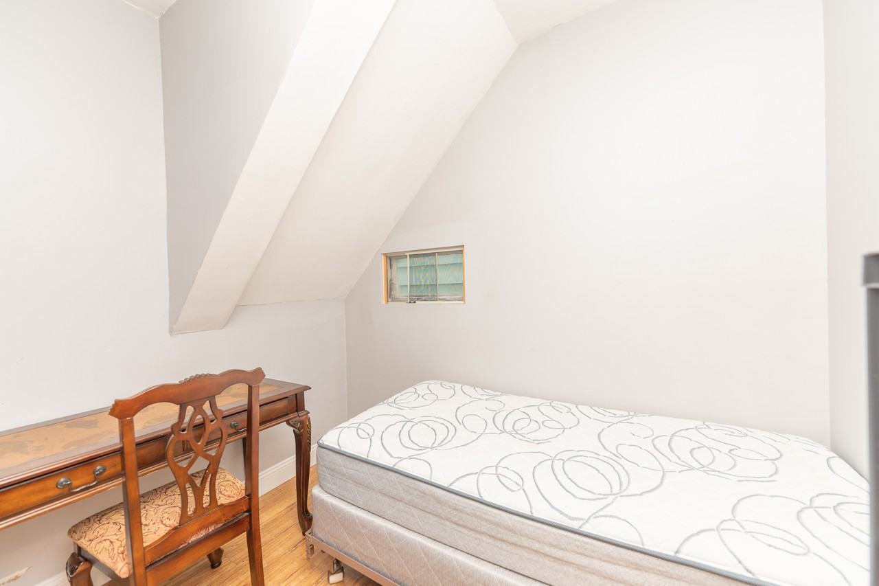 51 13th St #2 - Photo 3 of 10