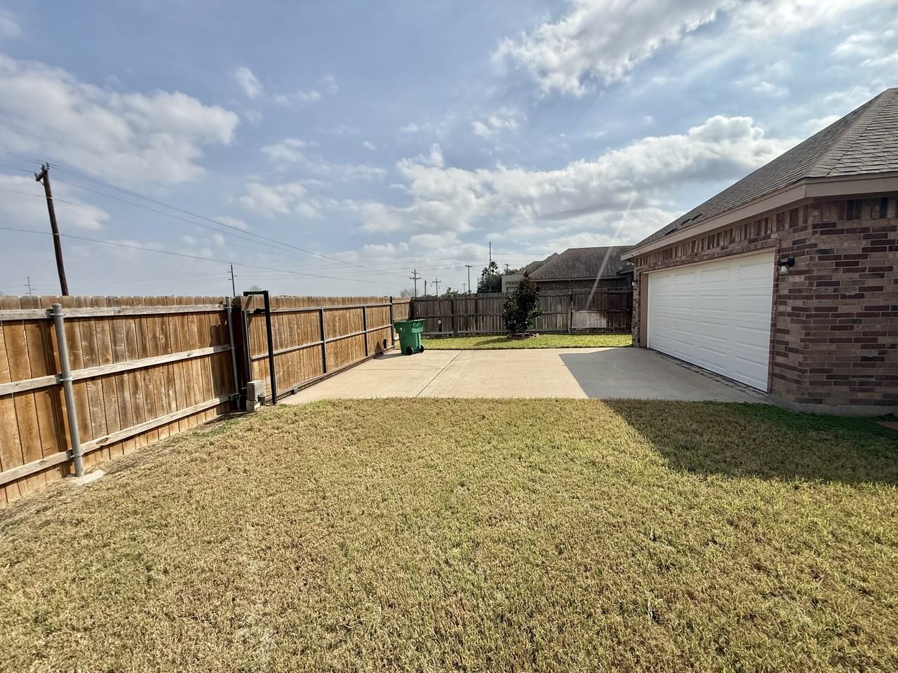 1200 W Park Dr - Photo 3 of 19