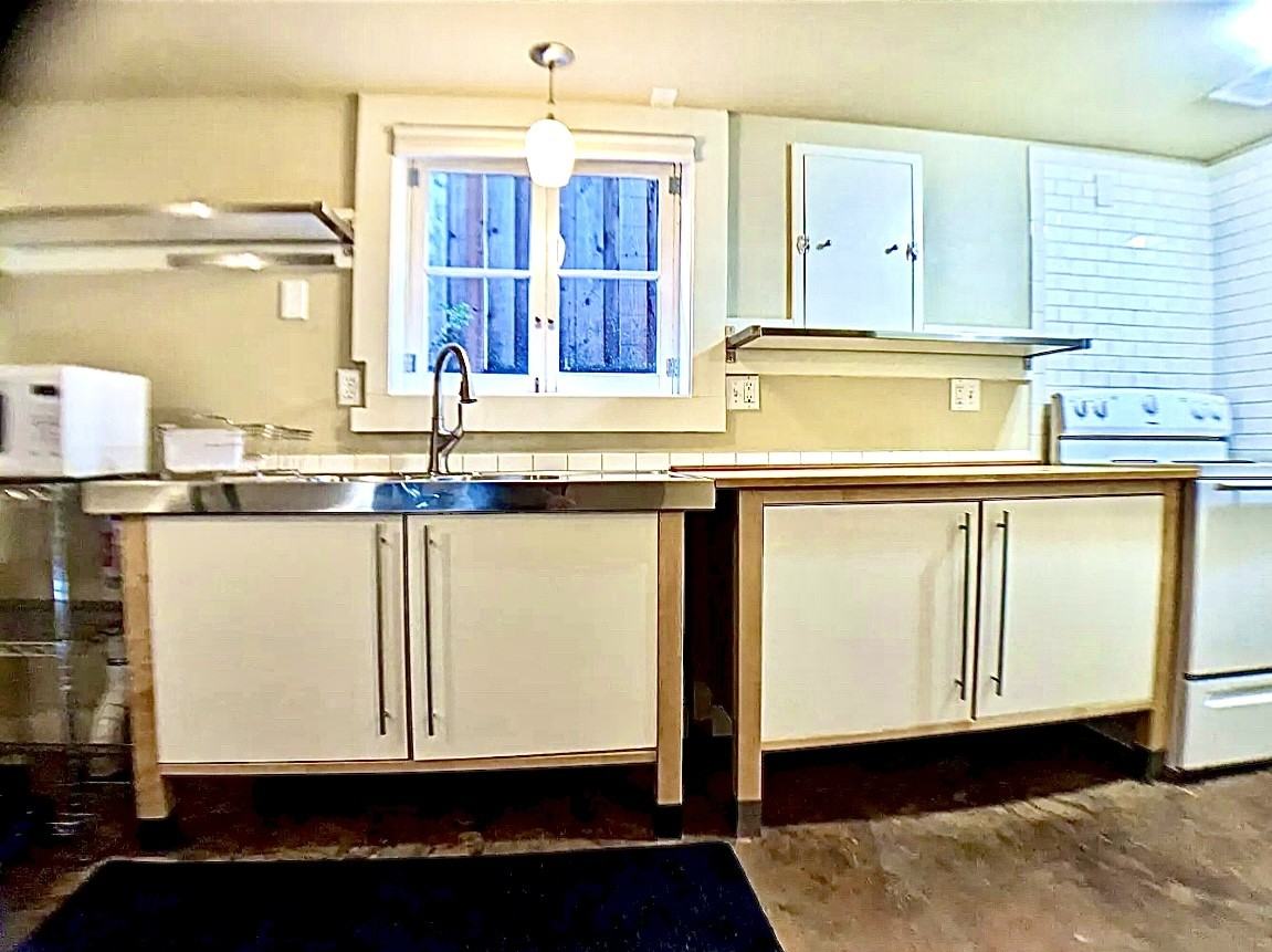3506 N Borthwick Ave - Photo 3 of 31