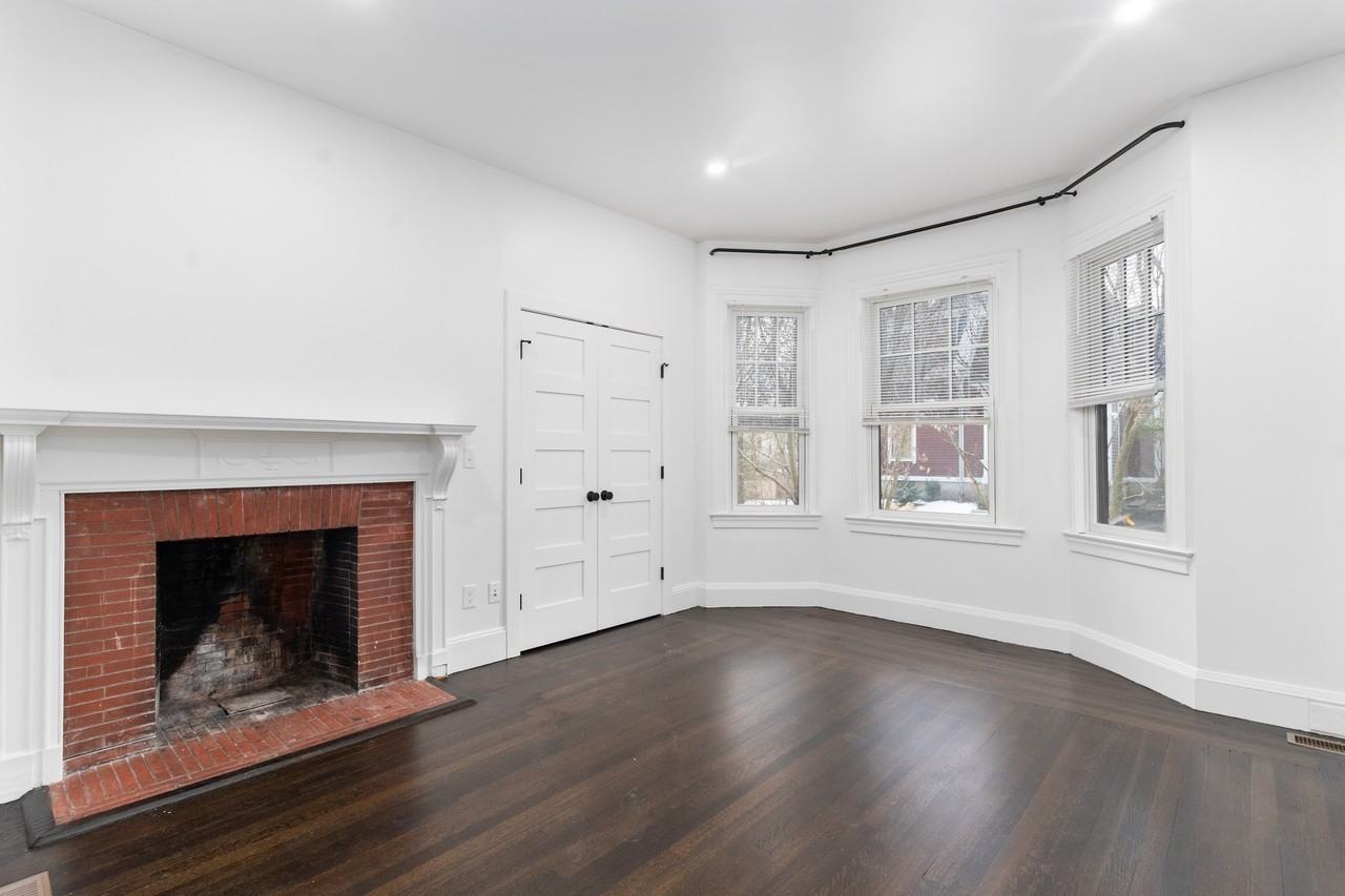 8 Barnes St #1 - Photo 7 of 14