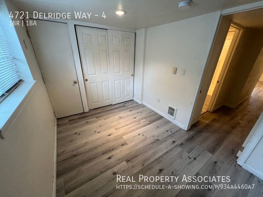 4721 Delridge Way Sw #4 - Photo 3 of 4