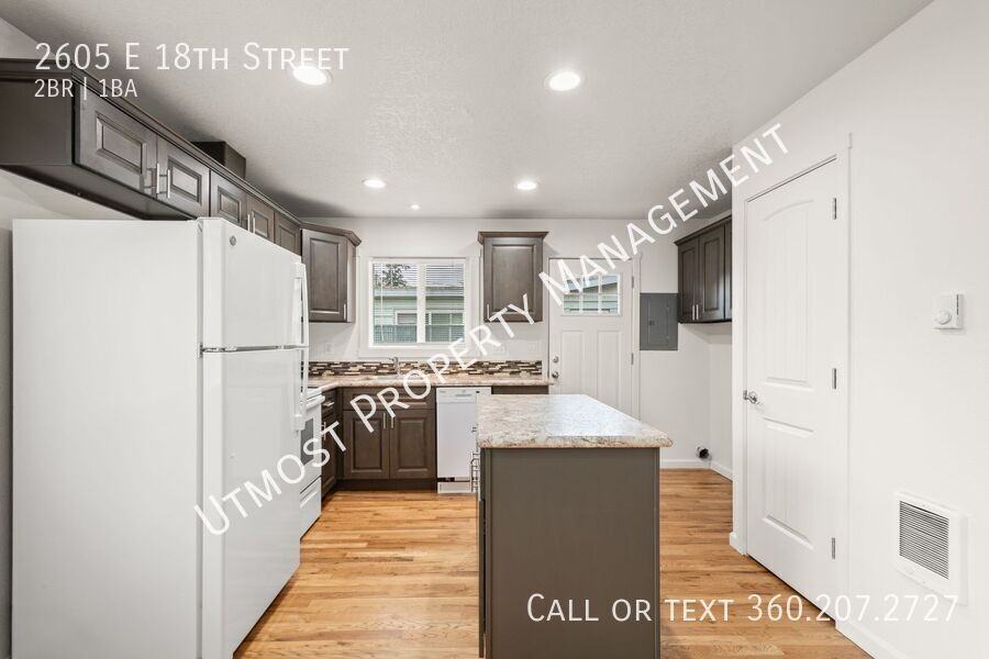 2605 E 18th St - Photo 3 of 12