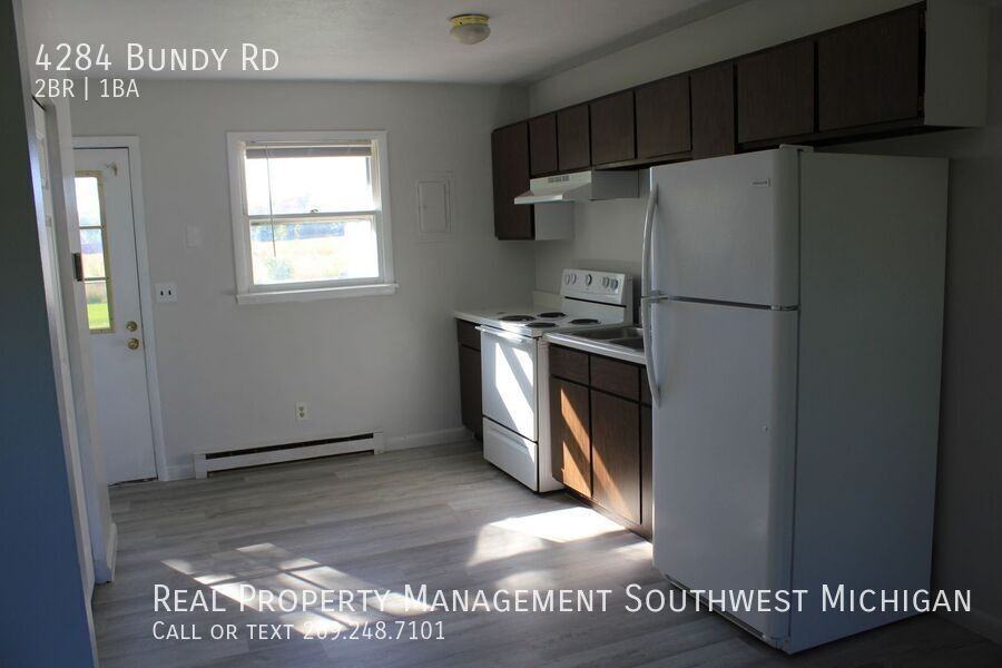 4284 Bundy Rd - Photo 3 of 10