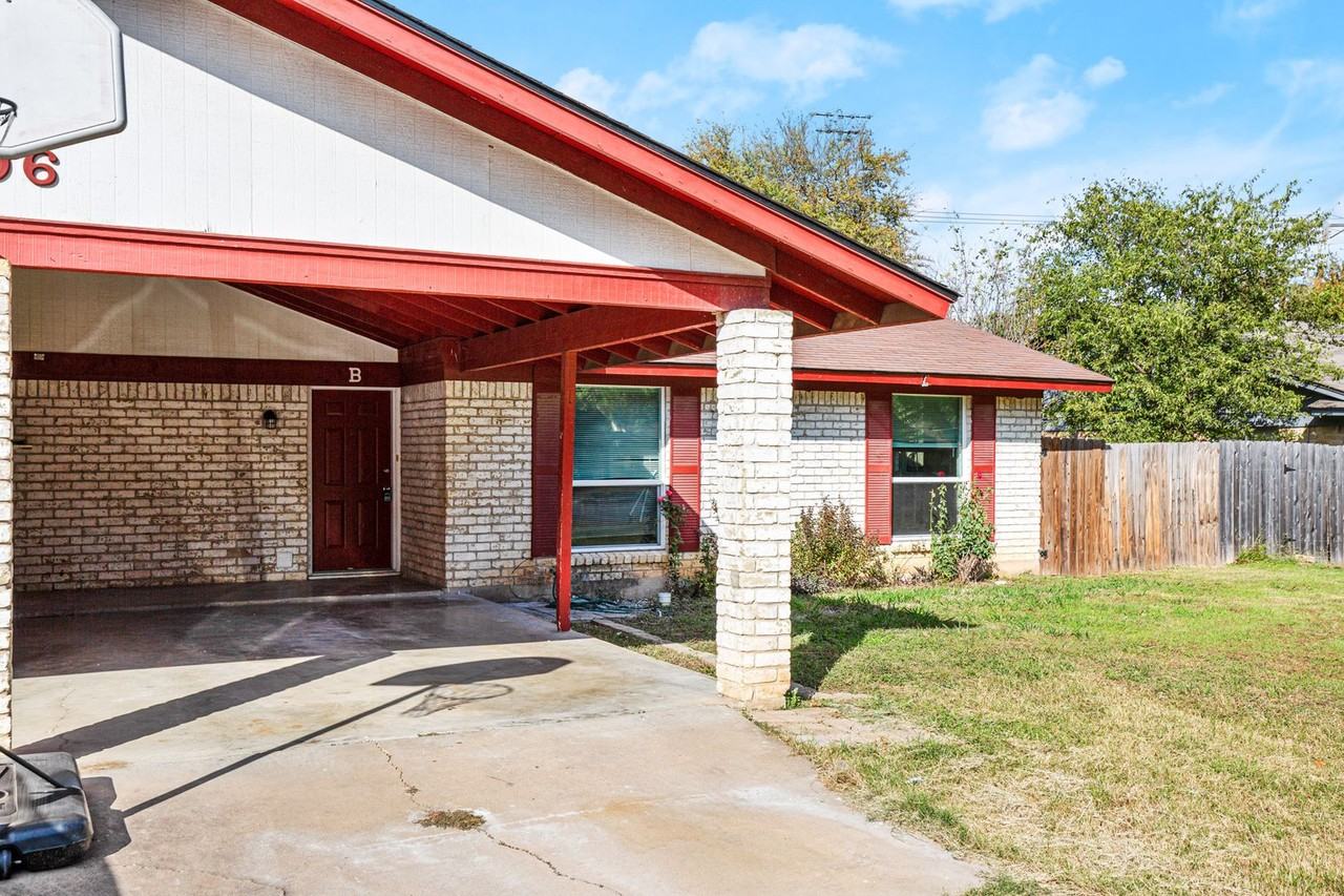 1306 Glenda Dr #B - Photo 3 of 23