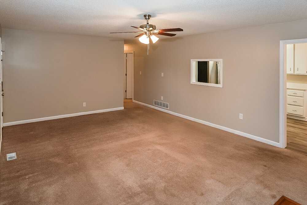 107 Cedar Creek Ct - Photo 6 of 17