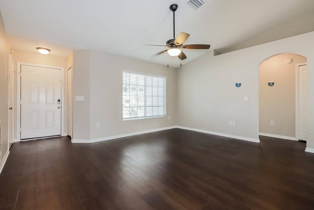 1226 Franford Dr - Photo 3 of 16