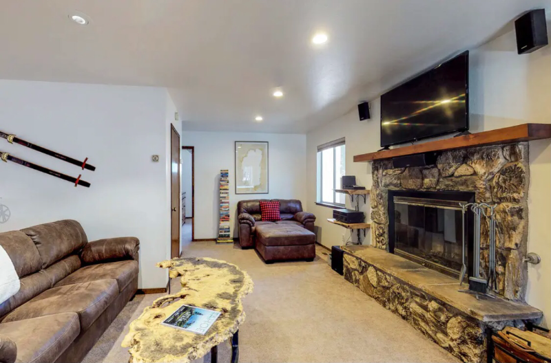 889 Tallac Ave - Photo 2 of 11