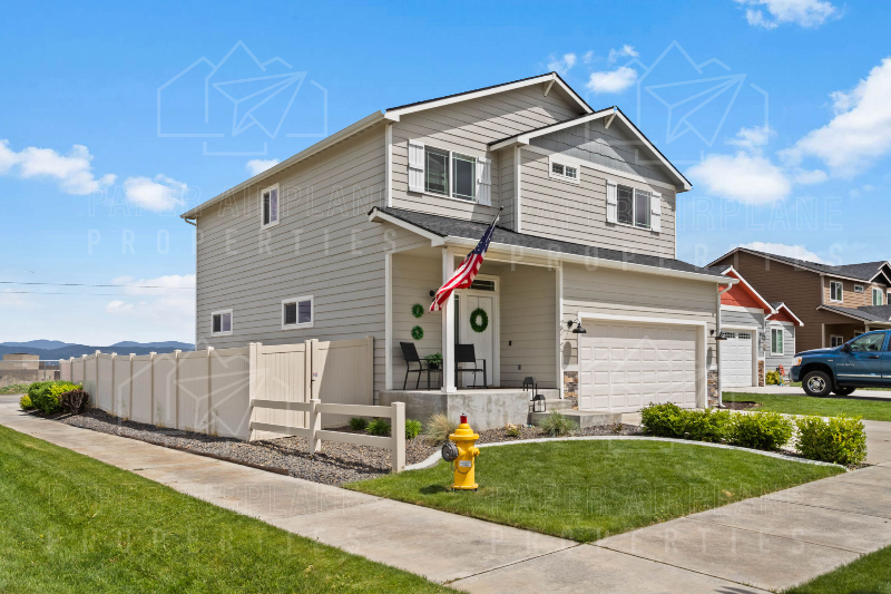 20107 E 1st Ave - Photo 2 of 32