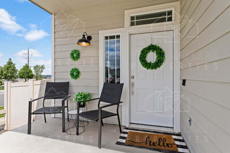 20107 E 1st Ave - Photo 3 of 32