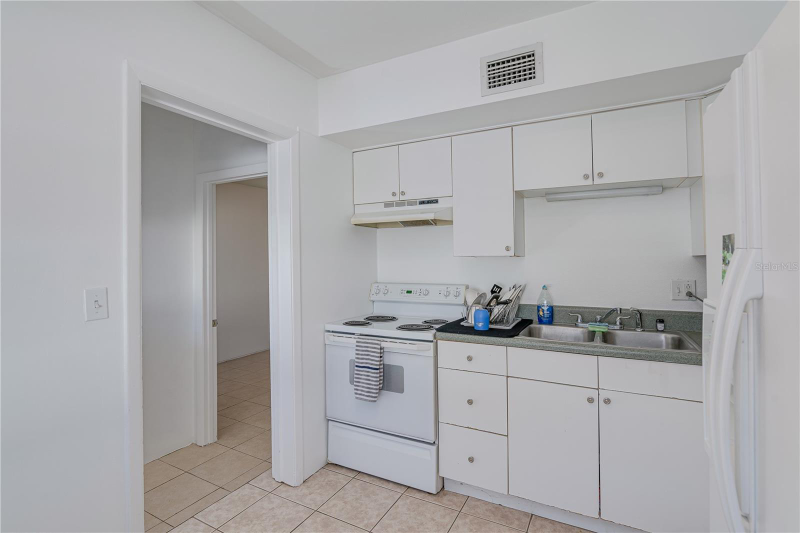 3447 Dahlia Pl #B - Photo 7 of 12