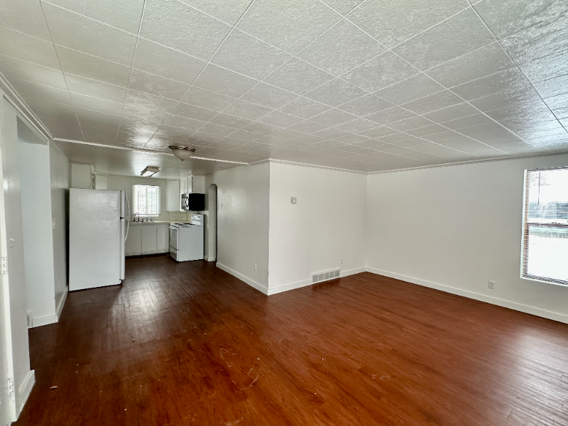 1218 Maple St - Photo 3 of 14