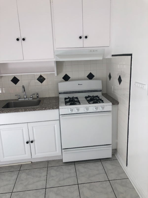 1807 Grace Ave #1807HALF - Photo 4 of 7