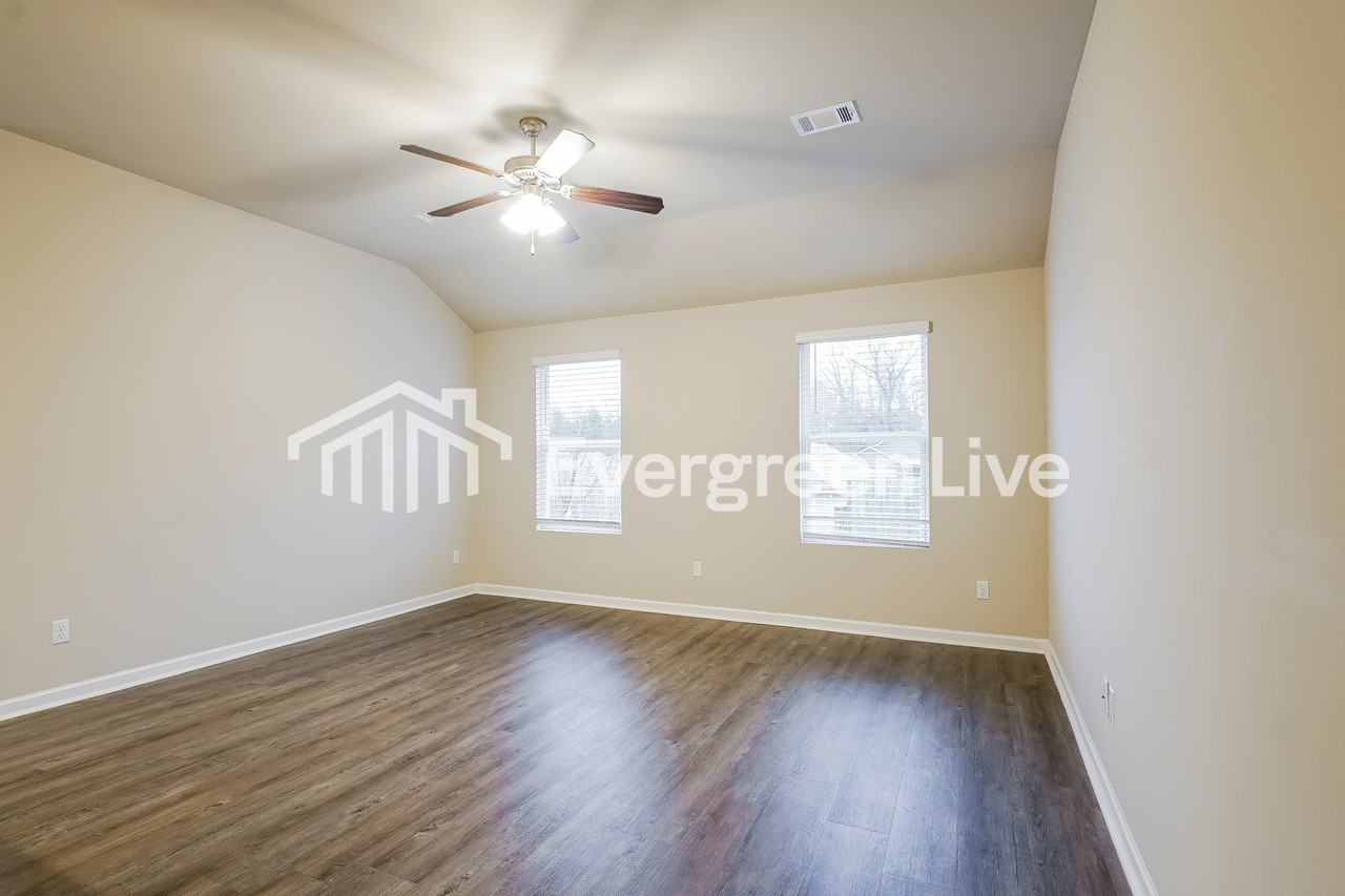 16370 Creek Dr - Photo 3 of 15